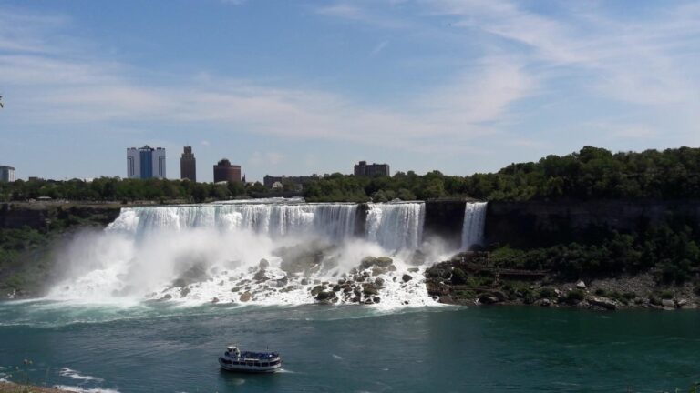 Niagarské vodopády z kanadské strany