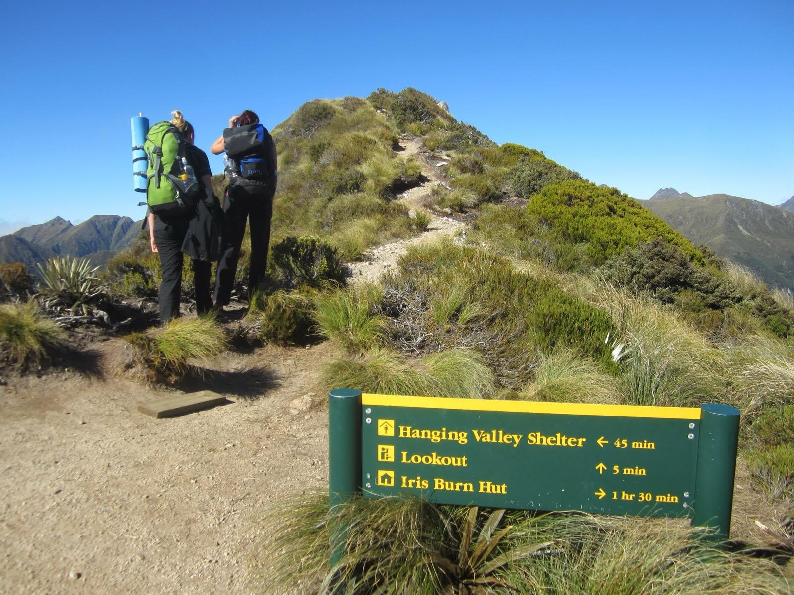 Rozcestník na Kepler Track ve Fiordlandu